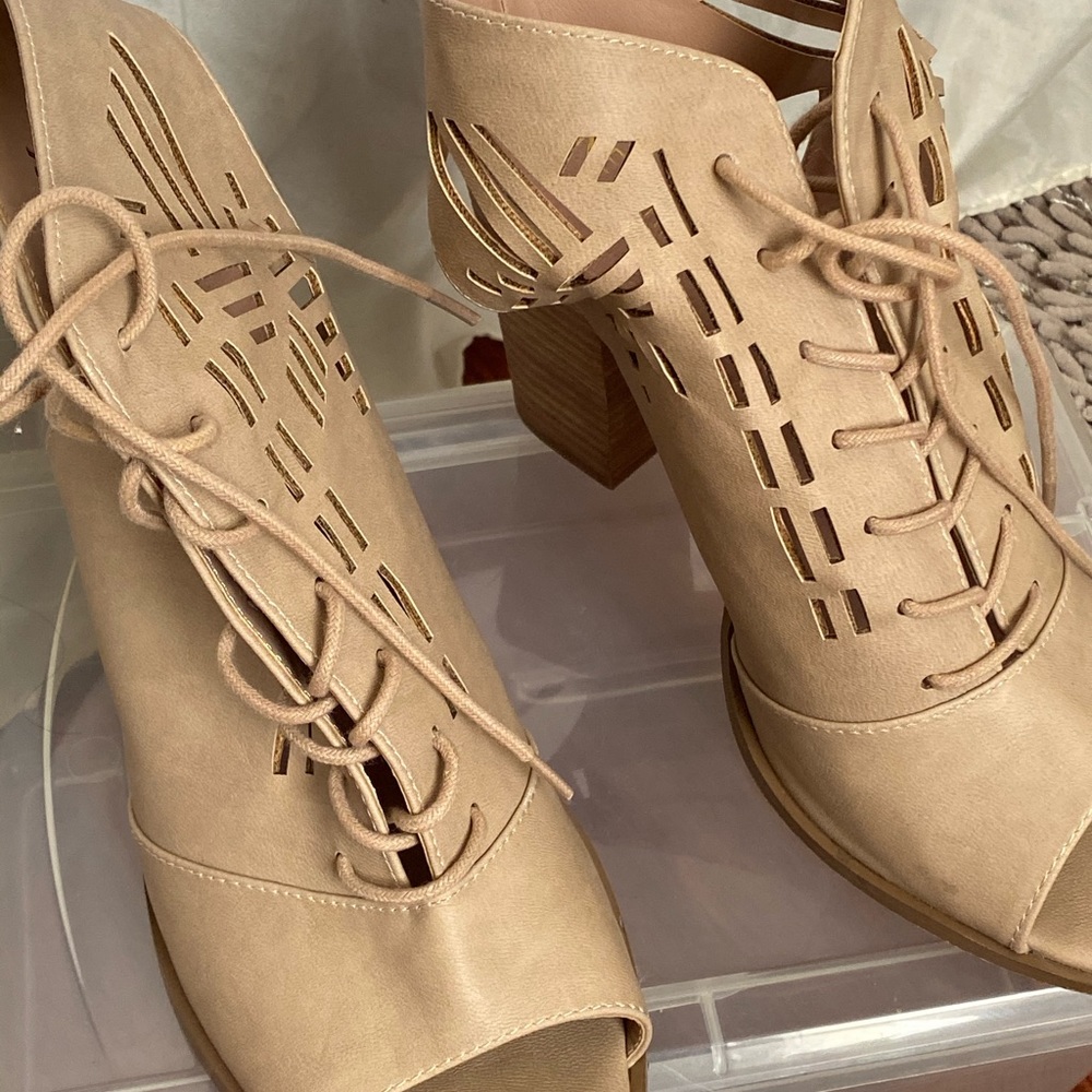 Open toe bootie